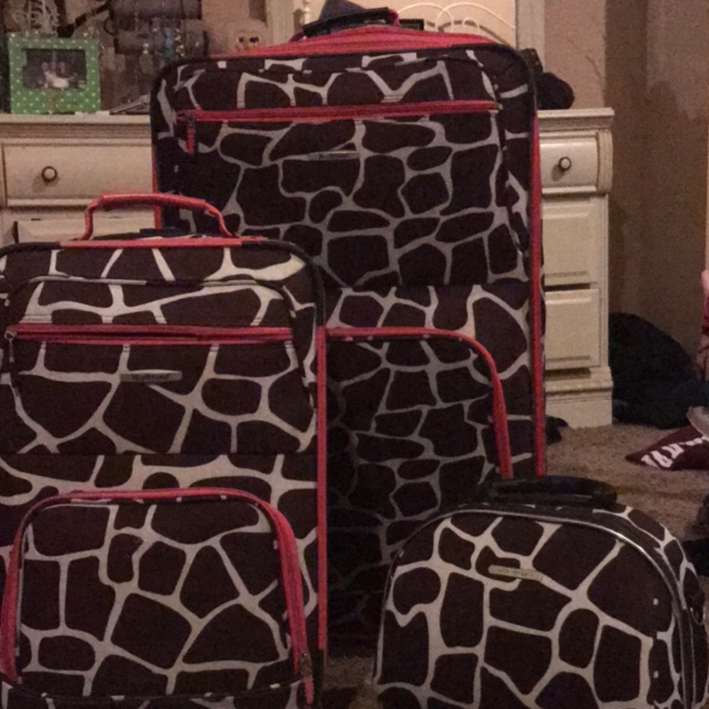 Rockland Suitcase